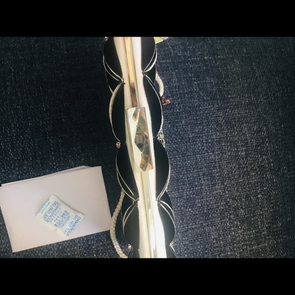 SOLD 🎉NWT Kate Landry  Beautiful Purse White & Black  Clutch - Picture 7 of 8